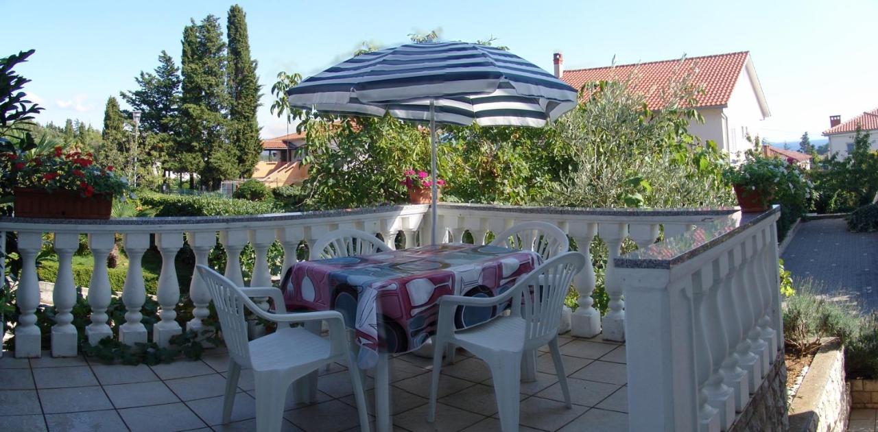 Apartments Bozica Đảo Krk Ngoại thất bức ảnh