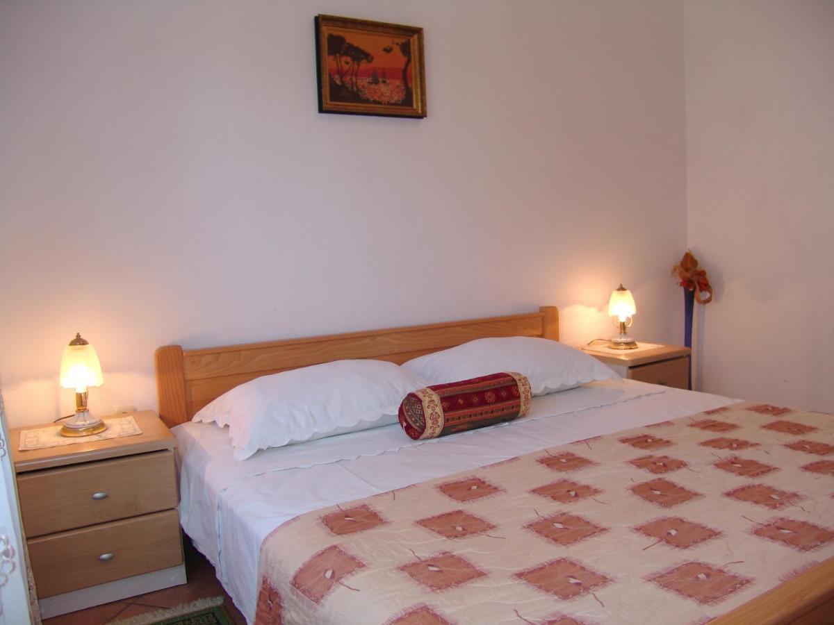 Apartments Bozica Đảo Krk Ngoại thất bức ảnh