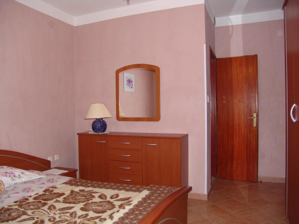 Apartments Bozica Đảo Krk Ngoại thất bức ảnh
