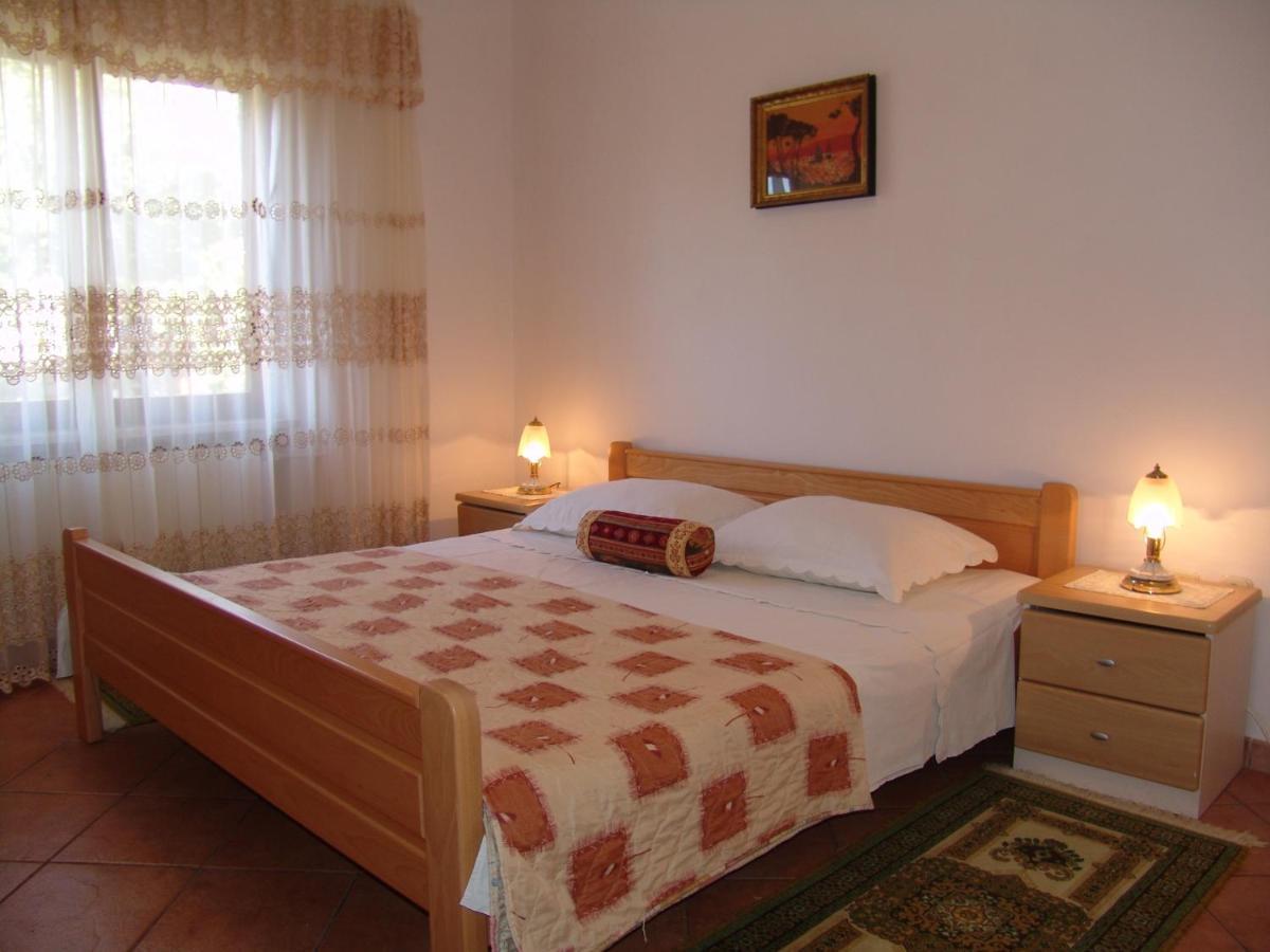Apartments Bozica Đảo Krk Ngoại thất bức ảnh