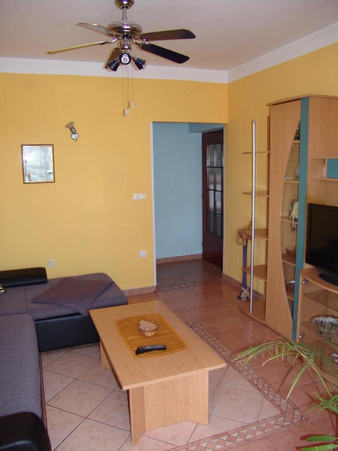 Apartments Bozica Đảo Krk Ngoại thất bức ảnh