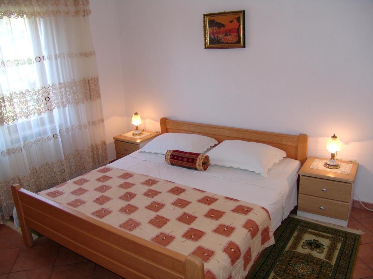 Apartments Bozica Đảo Krk Ngoại thất bức ảnh