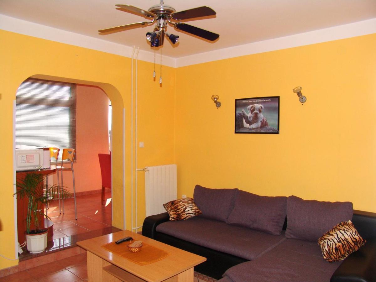 Apartments Bozica Đảo Krk Ngoại thất bức ảnh