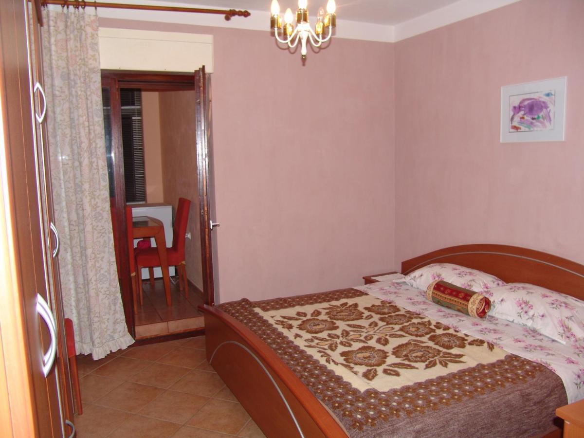 Apartments Bozica Đảo Krk Ngoại thất bức ảnh