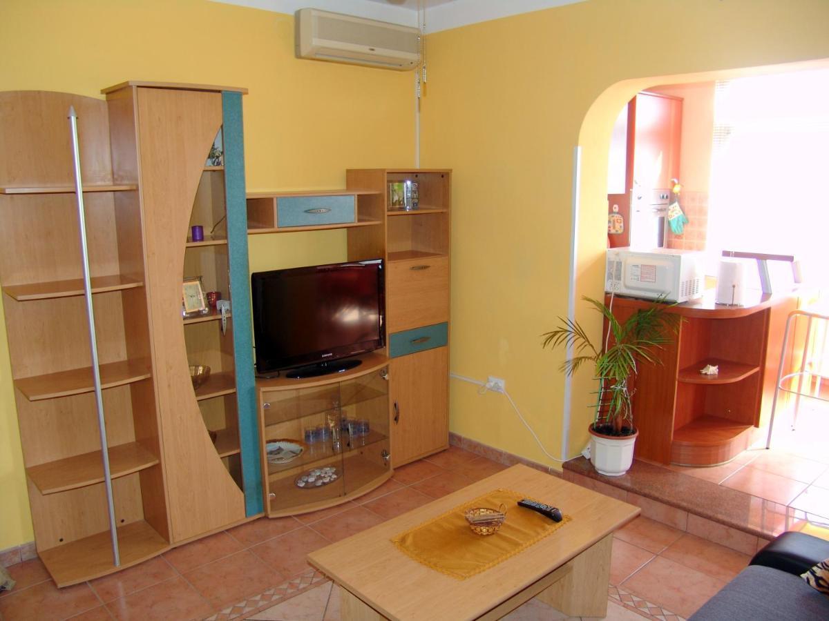 Apartments Bozica Đảo Krk Ngoại thất bức ảnh
