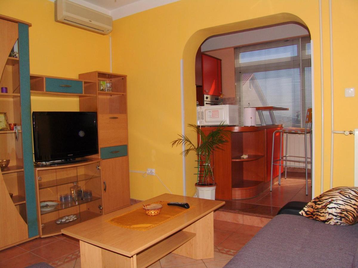 Apartments Bozica Đảo Krk Ngoại thất bức ảnh